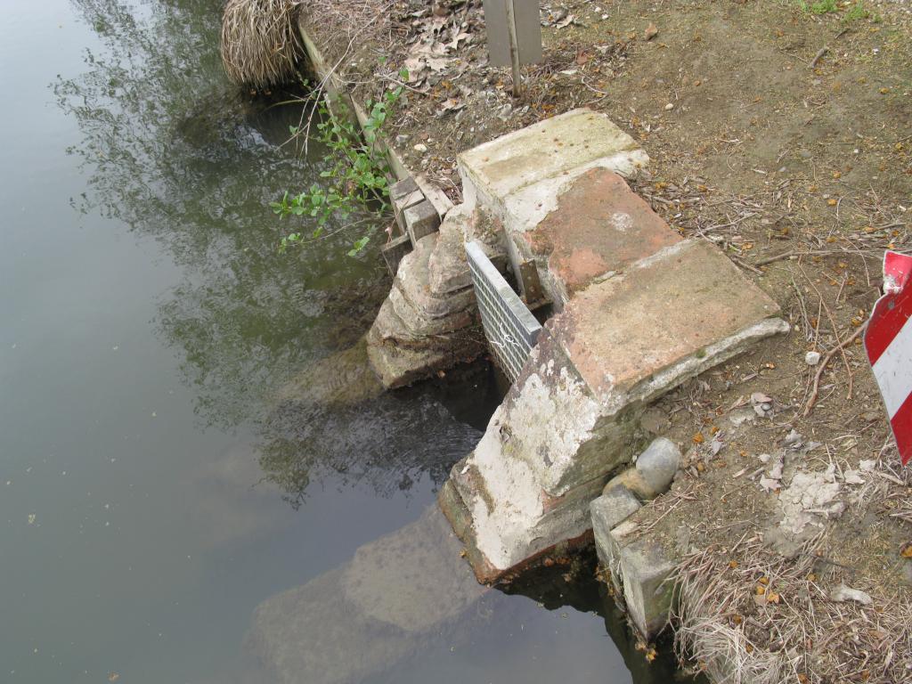 2e prise d'eau (bief n°3 de l'écluse numéro 3 )