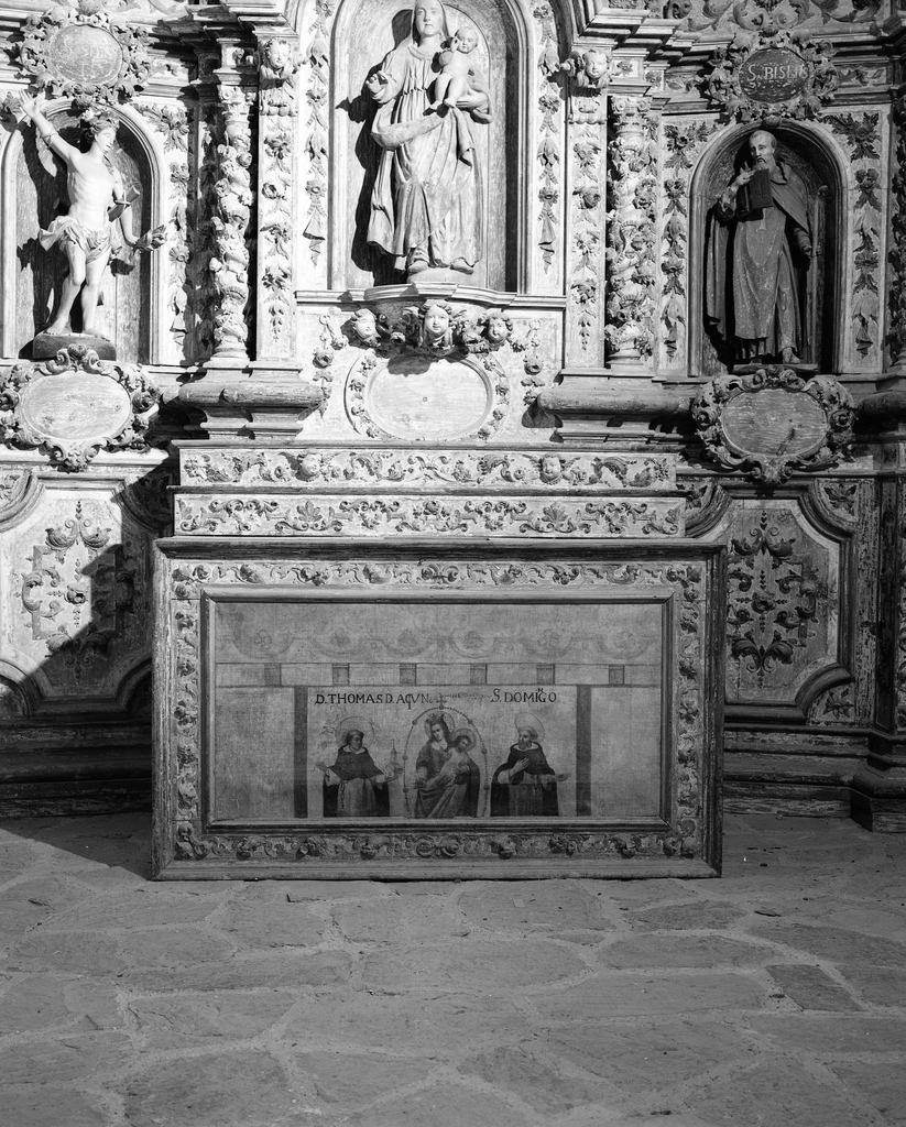 Retable : statue du Rosaire : Vierge à l'Enfant