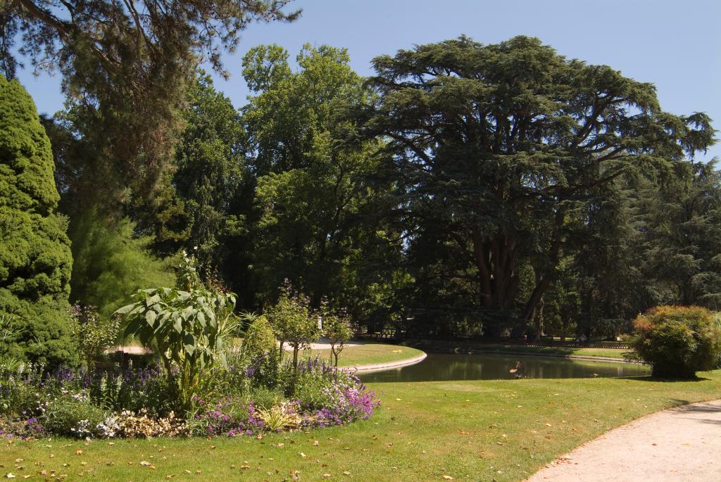 ancien jardin botanique dit Jardin Massey actuellement jardin public