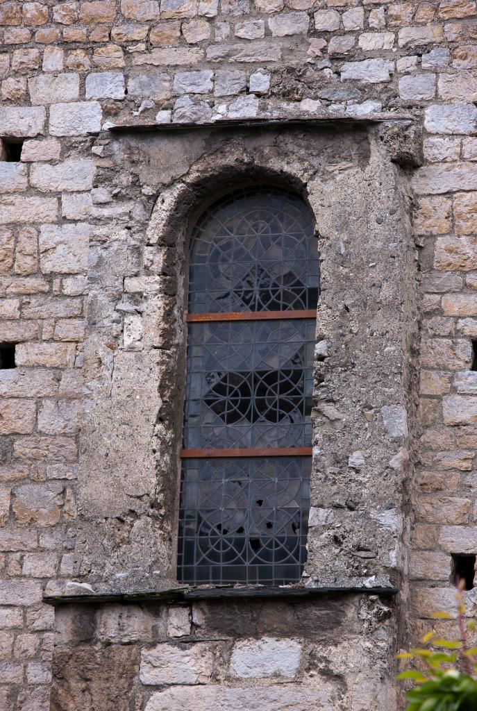 prieuré de bénédictins, église paroissiale Saint-Pierre, Saint-Ebons