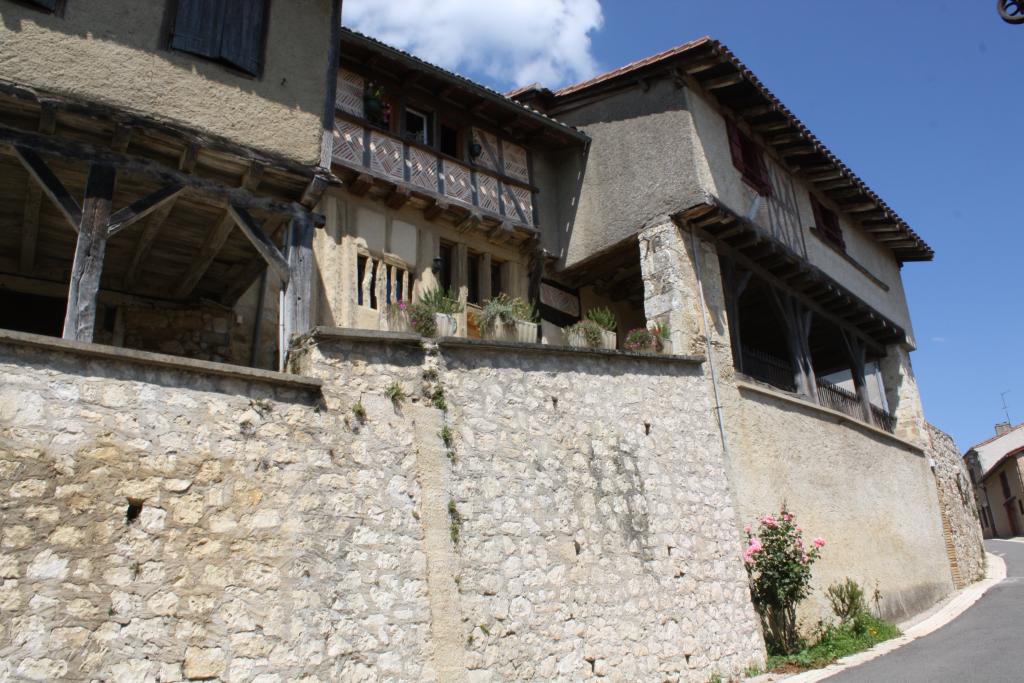 bourg de Castelnau-Barbarens