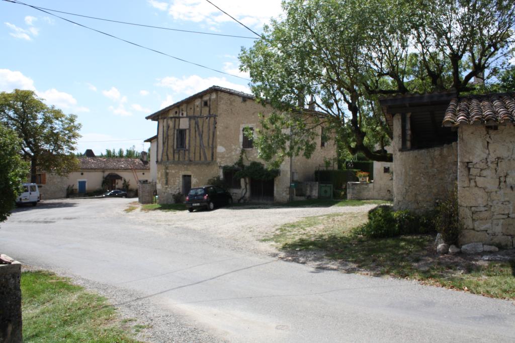 village de Bivès