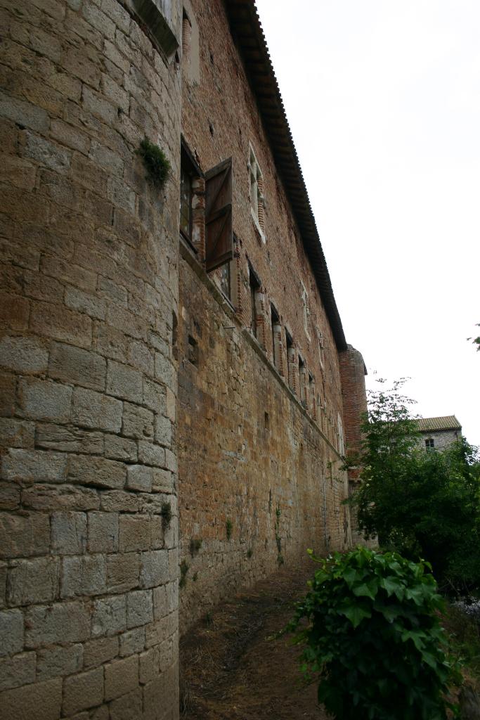 château, actuellement école