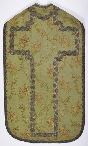 ensemble vert comprenant une chasuble, un manipule, un voile de calice et une bourse de corporal  (n° 19)