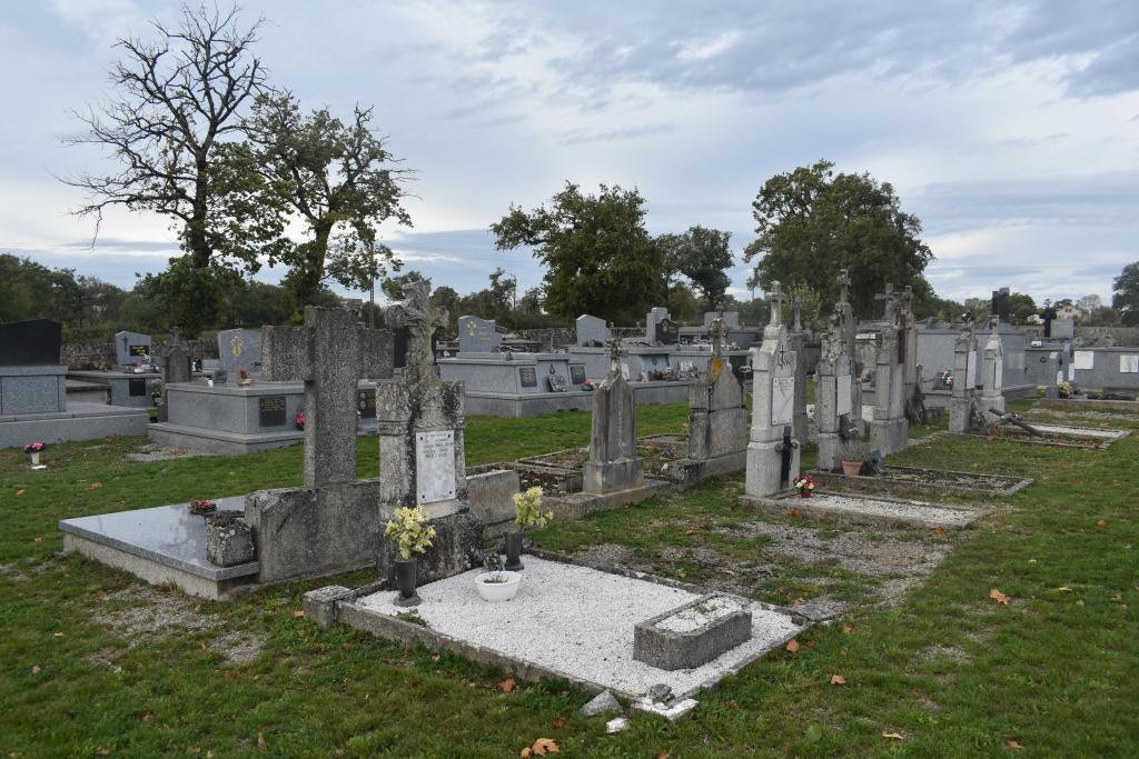 ensemble des tombeaux du cimetière