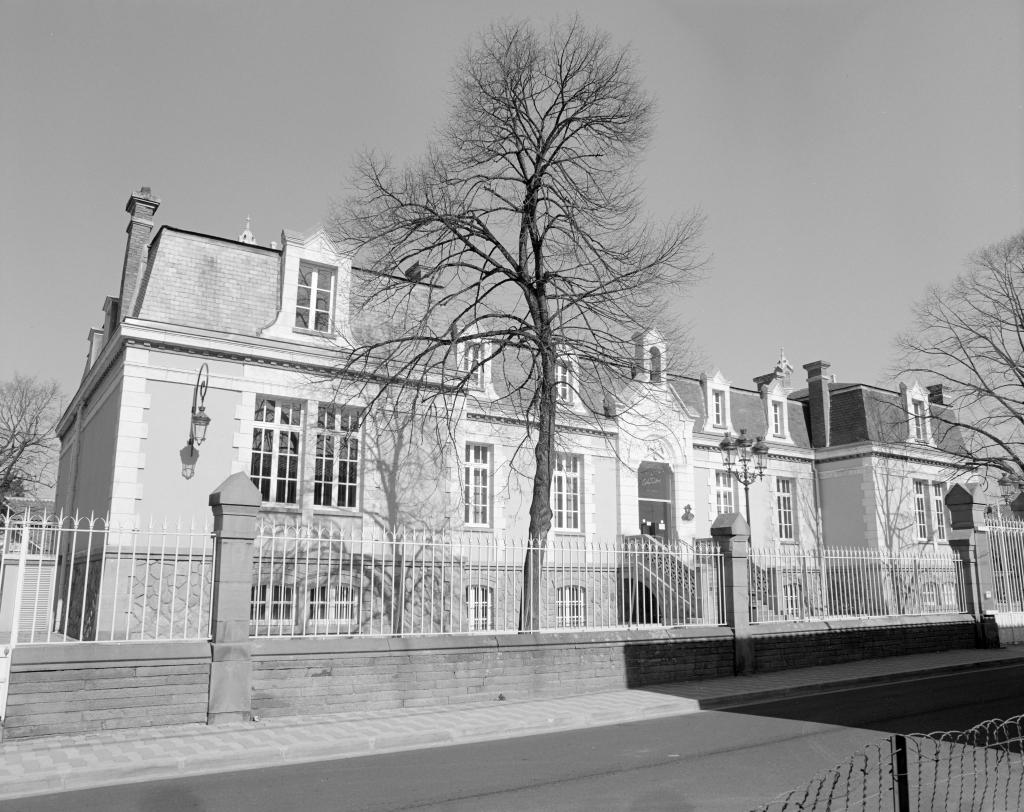 ancien hôpital Sainte-Barbe dit clinique des Mineurs actuellement centre culturel