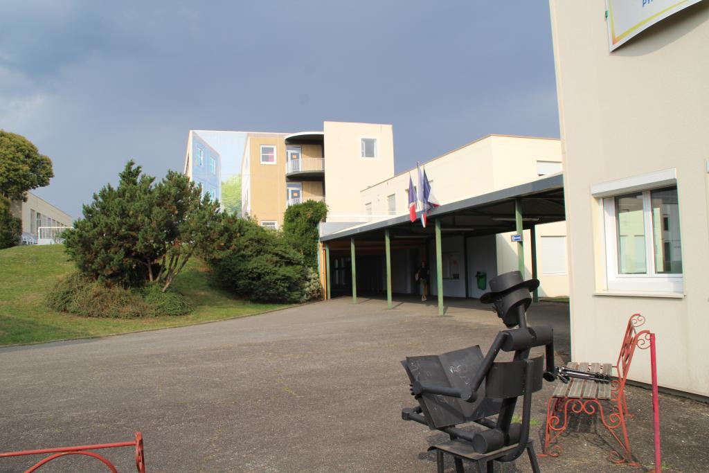 décor du collège des Pyrénées