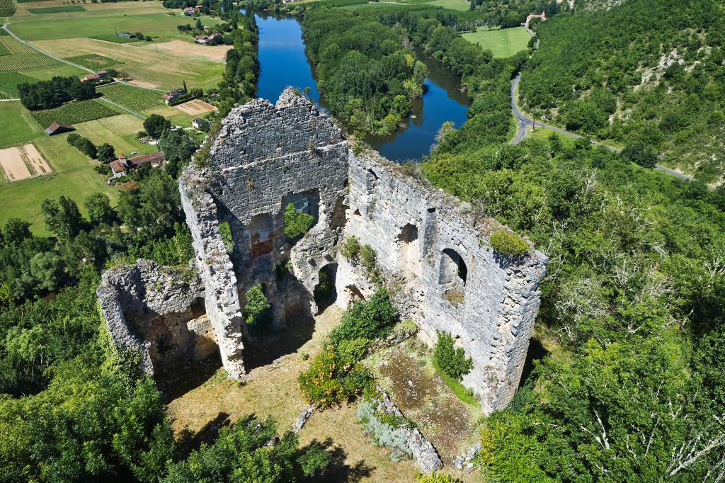 bourg : castrum
