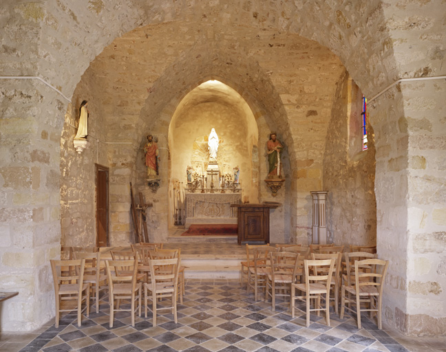 Eglise paroissiale Saint-Pierre d'Olmet, Château fort