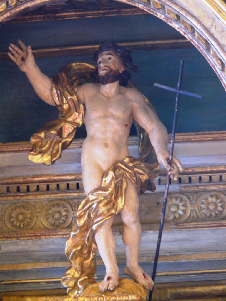 ensemble du retable du maître-autel : retable architecturé, autel tombeau, gradin d'autel, tabernacle, statues (8)