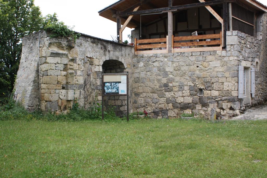 village de Larroque-Engalin