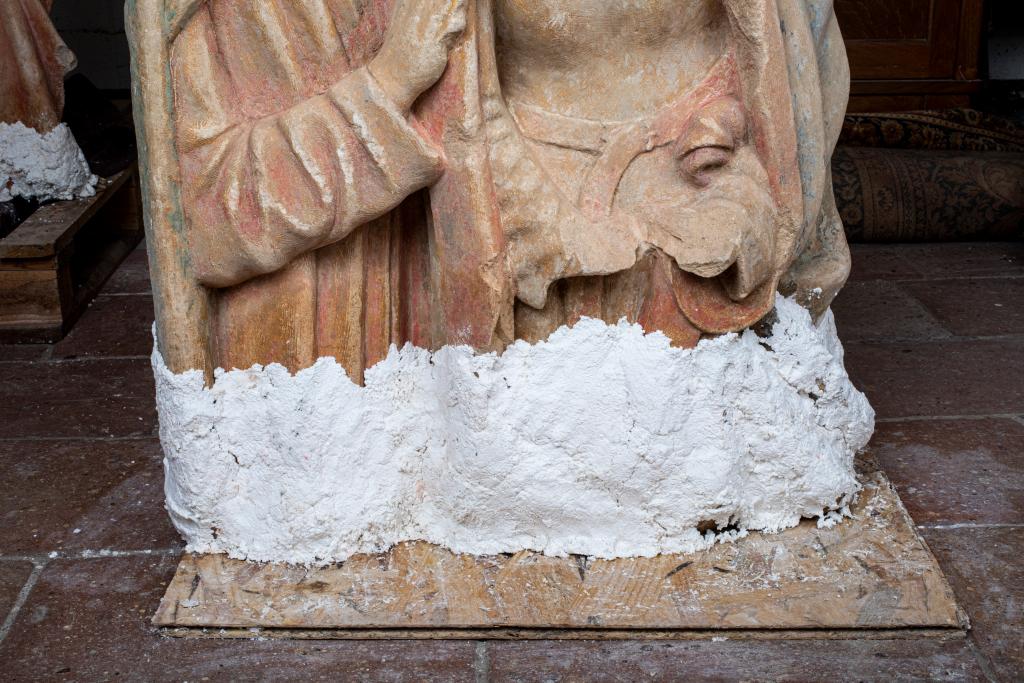 groupe sculpté de la Mise au tombeau
