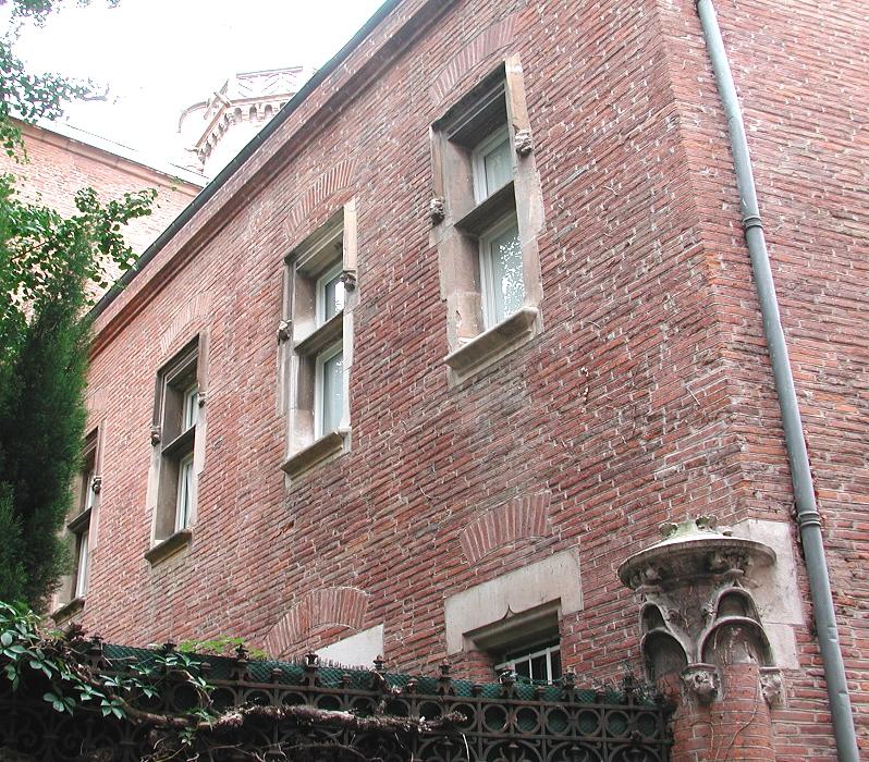 hôtel de Bernuy, puis collège universitaire, actuellement lycée Pierre de Fermat