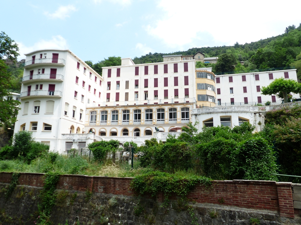 Ancien établissement thermal de Thuès-les-Bains, hôtel des thermes, hôtel des sources, puis Mas des Sources