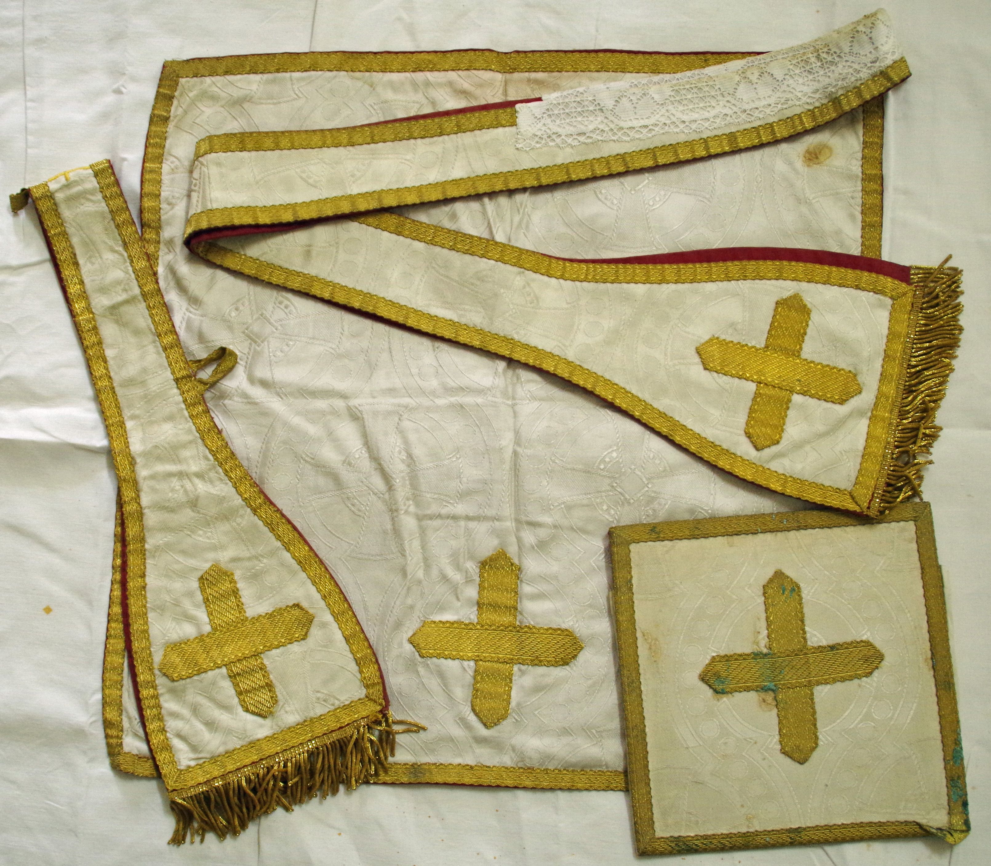 sommaire des textiles de l'église de Saint-Mamert-du-Gard