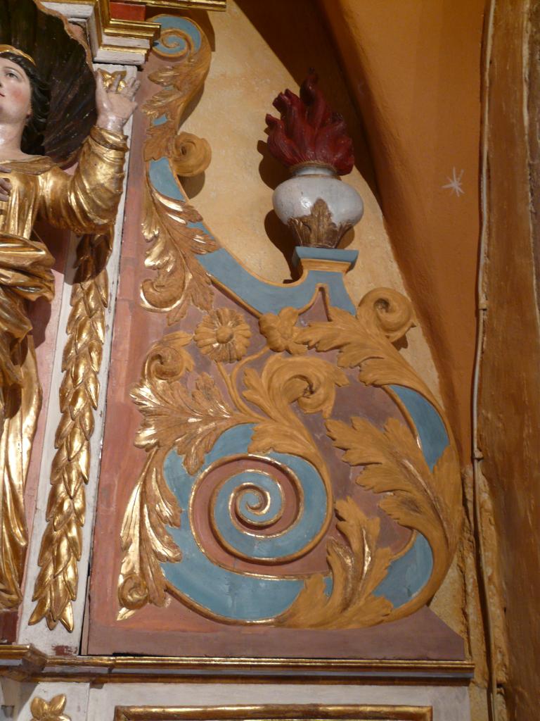 ensemble de l'autel secondaire dédié à la Vierge : autel tombeau, retable architecturé, 3 statues : Saint Jean-Baptiste, Sainte Elisabeth, Vierge à l'Enfant, bas-relief : Visitation