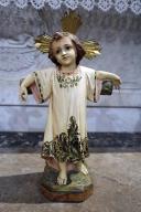 Statues : Notre-Dame de Lourdes ; sainte Thérèse ; sainte Marthe ; saint Joseph à l'Enfant Jésus ; sainte Marie ; Enfant Jésus crucifié