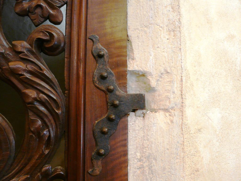 porte des fonts baptismaux et tableau : Le Baptême du Christ