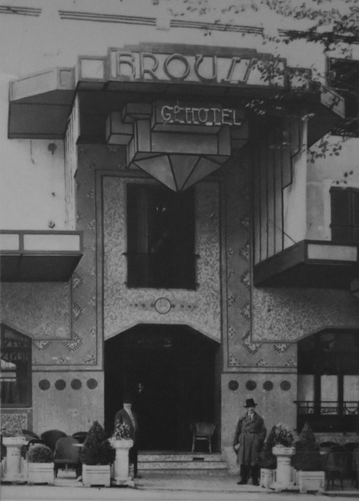 Grand Hôtel Broussy, aujourd'hui Hôtel Mercure, et Grand Café Riche, actuel café Le Broussy