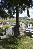 tombeau en forme de colonne tronquée