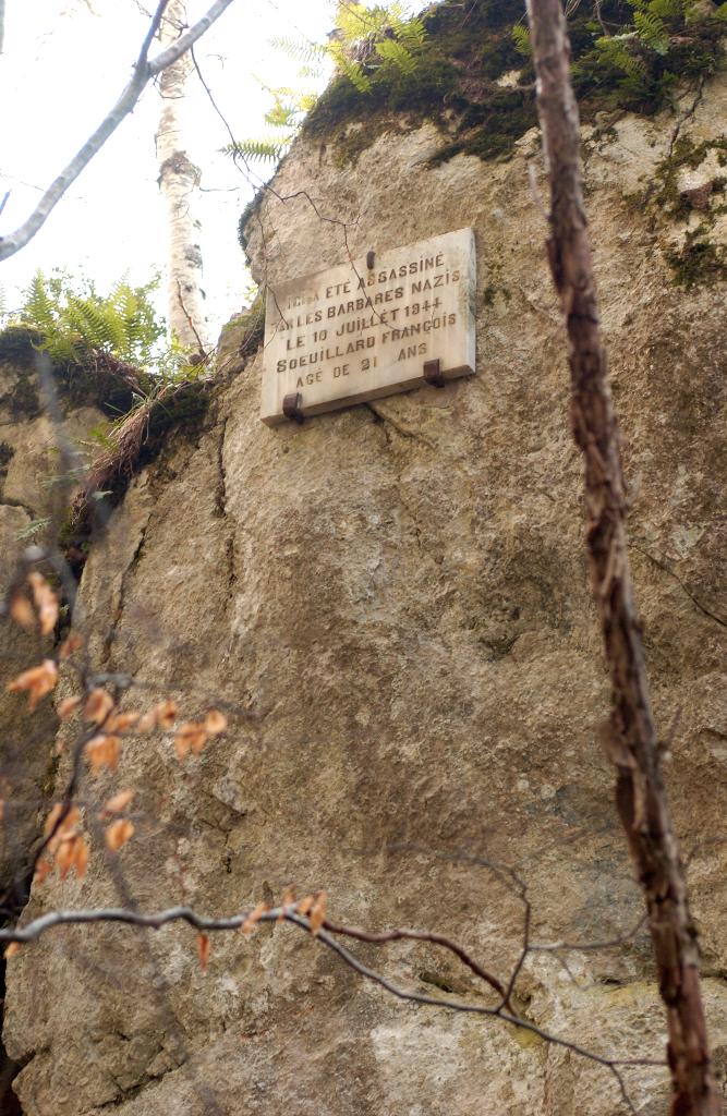 plaque commémorative des morts de la guerre de 1939-1945 dédiée à François Soeuillard