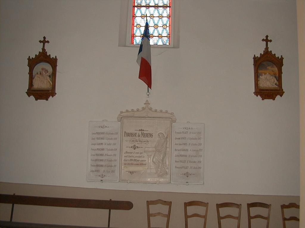 tableau commémoratif et deux plaques commémoratives de la guerre de 1914-1918