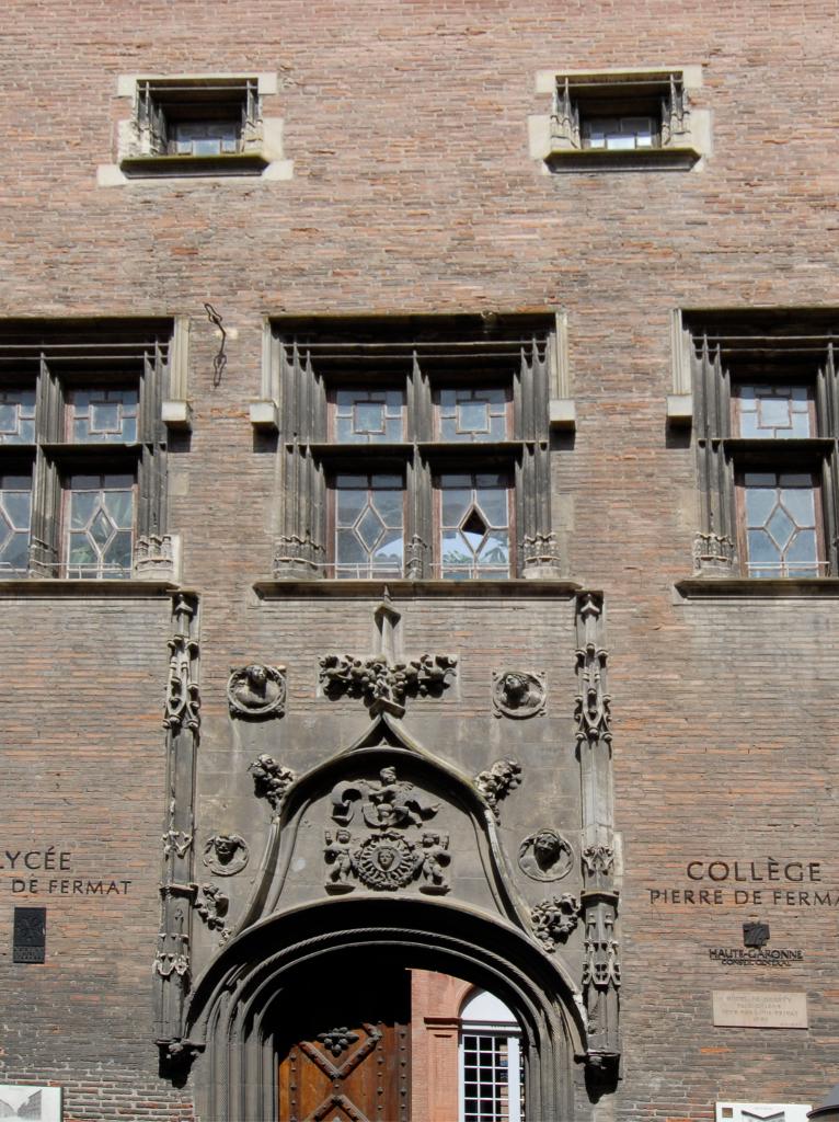 hôtel de Bernuy, puis collège universitaire, actuellement lycée Pierre de Fermat