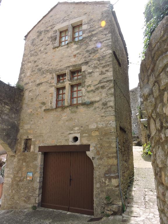 écart : bourg castral de Boussagues