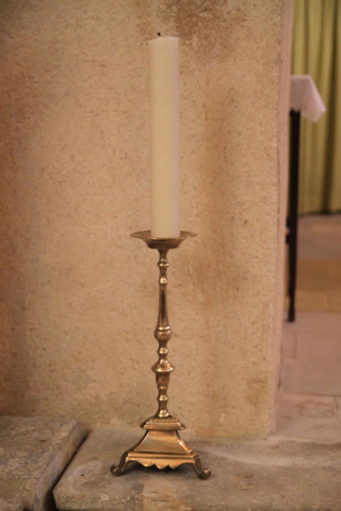 garniture d'autel : croix d'autel et chandelier d'autel