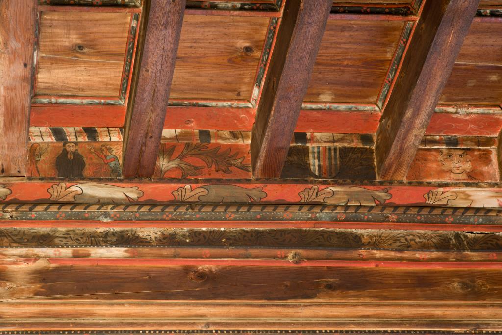 plafond peint à caissons du premier étage de l'ancien presbytère (salles sud-est)