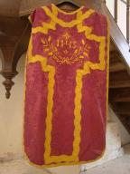 ornement rouge : chasuble