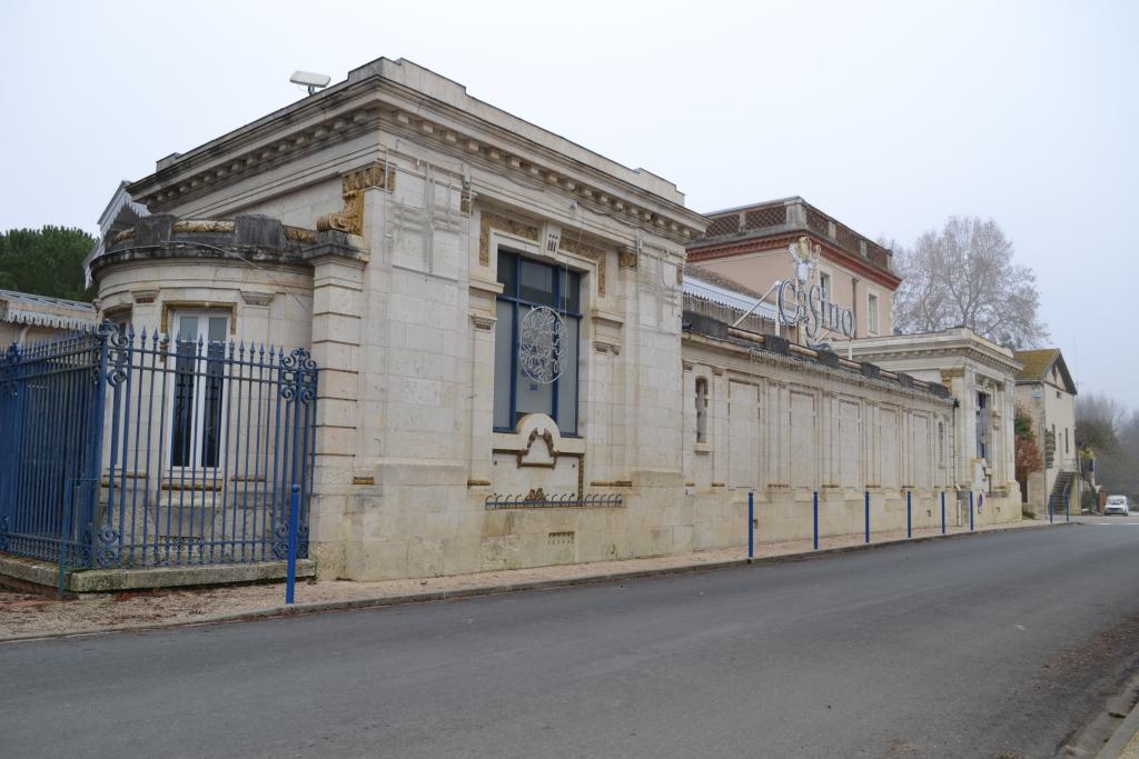 ancienne villa transformée en musée puis en casino