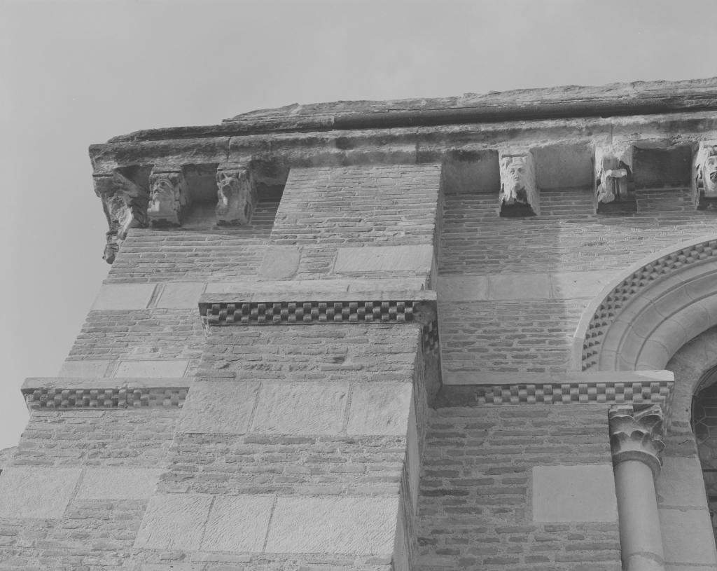 Abbaye de chanoines de saint Augustin, dite basilique Saint-Sernin, actuellement église paroissiale