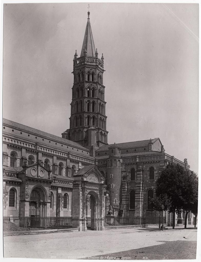 Abbaye de chanoines de saint Augustin, dite basilique Saint-Sernin, actuellement église paroissiale