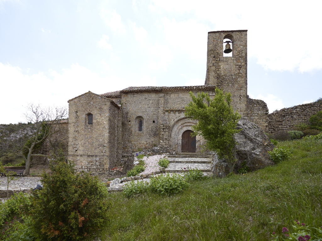 Eglise paroissiale Sainte-Léocadie et remparts adjacents
