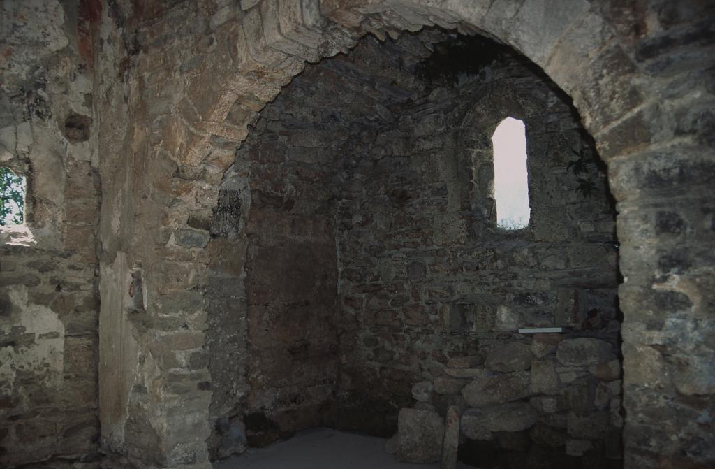 peinture monumentale des murs et voûtes du choeur et des chapelles latérales