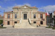 palais de justice, actuellement hôtel de ville