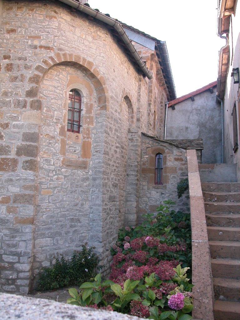 église puis maison et garderie d'enfants