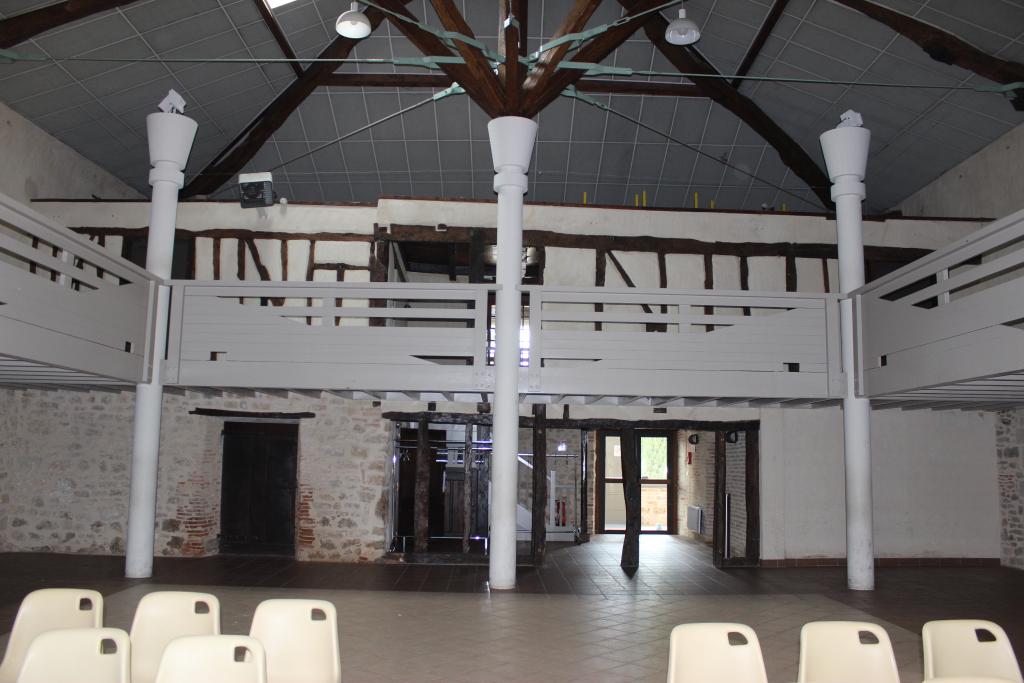 ancienne ferme actuelle salle des fêtes