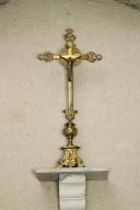 garniture d'autel : croix d'autel et chandelier d'autel