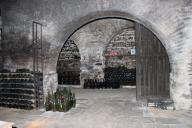 cellier ou cave à vin et à alcool