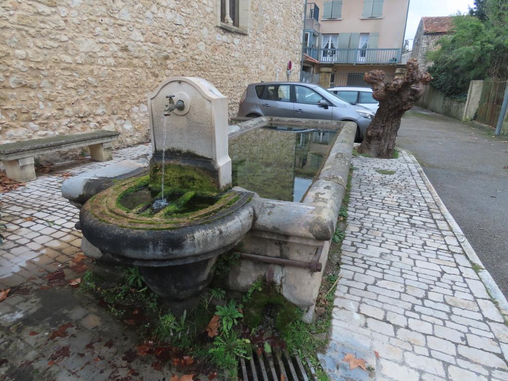 Ensemble de bornes fontaines de Saint-Chaptes