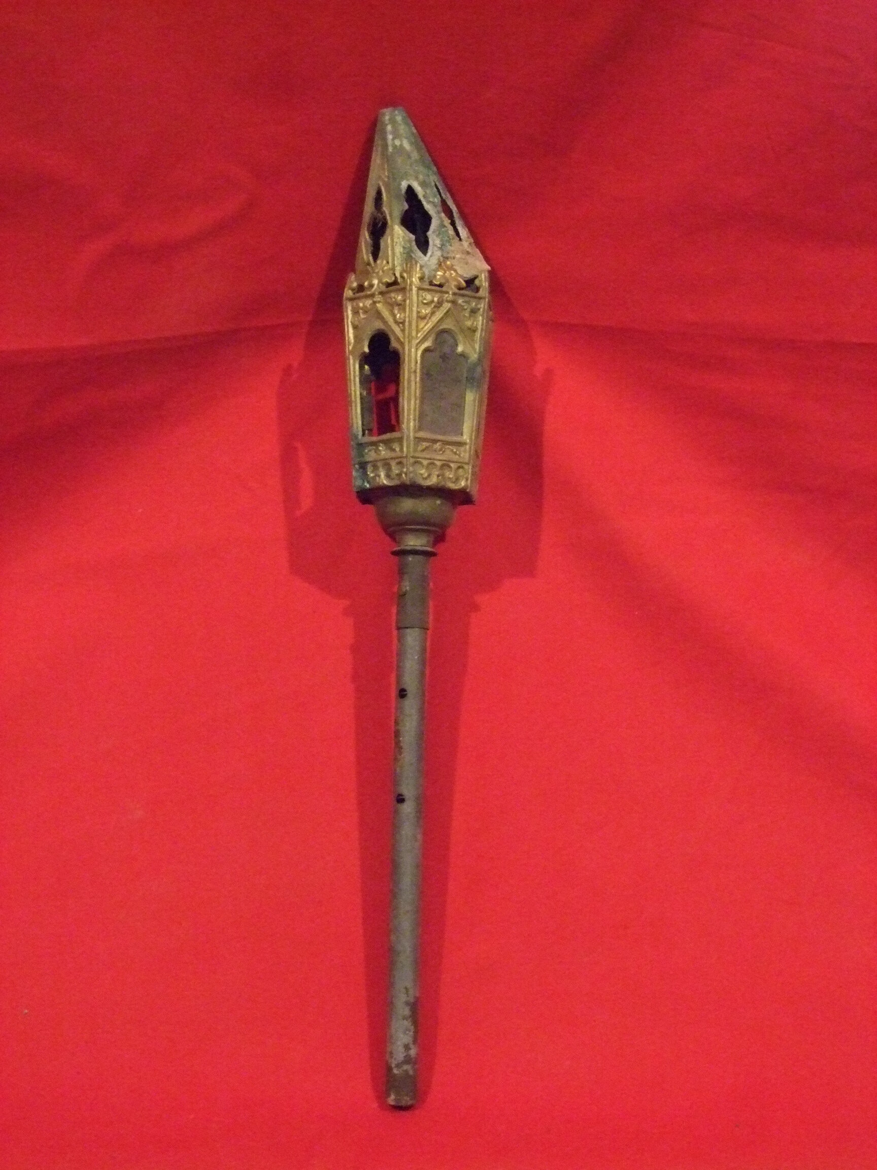 Deux lanternes du Saint Sacrement