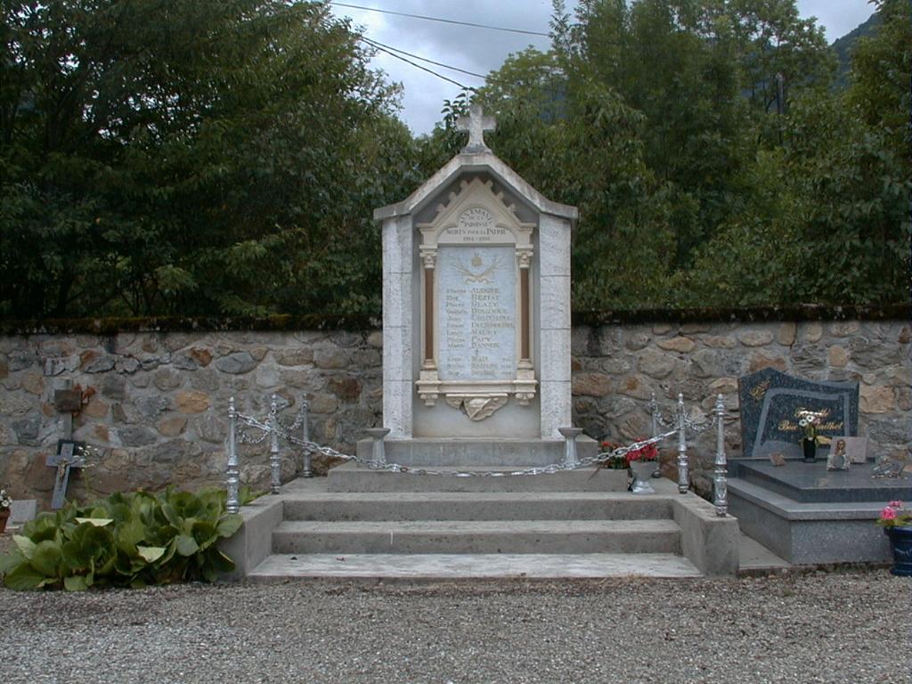 monument aux morts de la guerre de 1914-1918, de la guerre de 1925 et de la guerre de 1939-1945