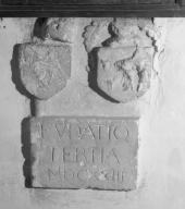 bas-relief (pierre de fondation)
