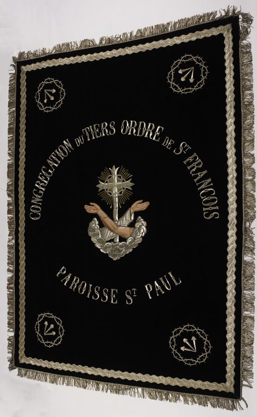 drap d'honneur (n° 13)