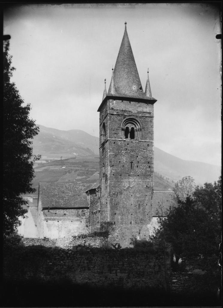 prieuré de bénédictins, église paroissiale Saint-Pierre, Saint-Ebons