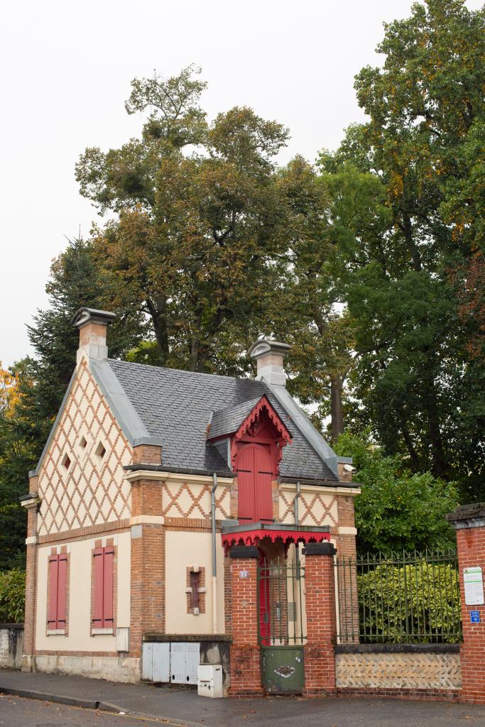 logement, conciergerie de l'ancien château Delong devenu Villa Bel Air