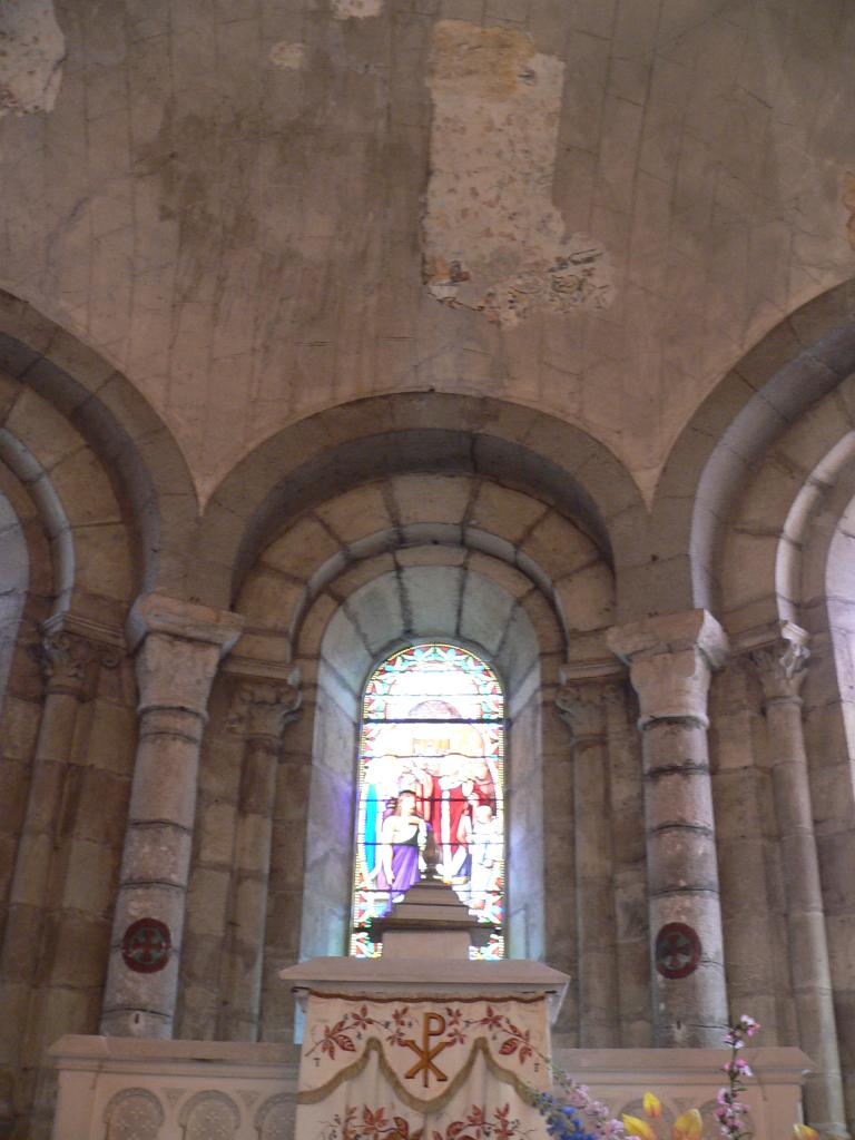 église paroissiale Saint-Namphaise puis Saint-Rémy , prieuré de bénédictins puis de chanoines de Saint-Augustin