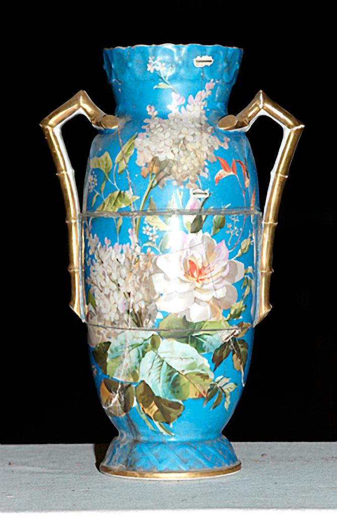 paire de vases décoratifs d'inspiration chinoise